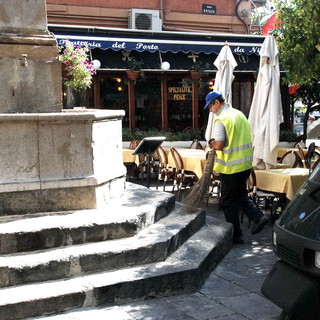 Sanremo: atti vandalici sulla fontana di piazza Bresca, ed oggi scatta una denuncia contro gli schiamazzi