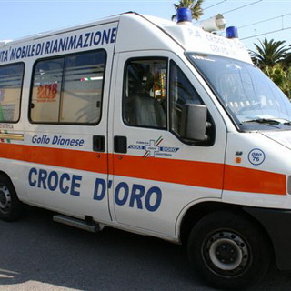 San Bartolomeo al Mare: tamponamento sull'Aurelia, lievi ferite per una 23enne