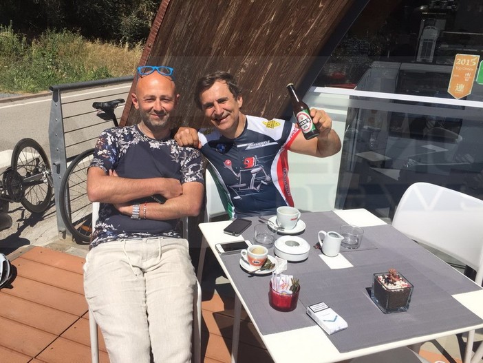 Sanremo: Alex Zanardi 'amico' della pista ciclabile del ponente ligure, eccolo al bar 'Impekabile'