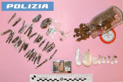 Ventimiglia, smantellato un vero e proprio “bazar della droga”: cittadino tunisino arrestato dagli agenti del Commissariato