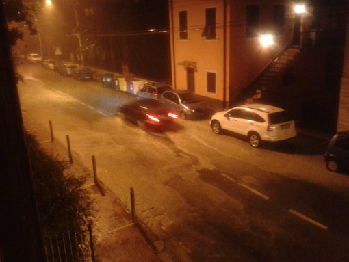 Sanremo: violento acquazzone di questa notte, se fosse andato avanti sarebbero scesi 700 mm d'acqua in un'ora