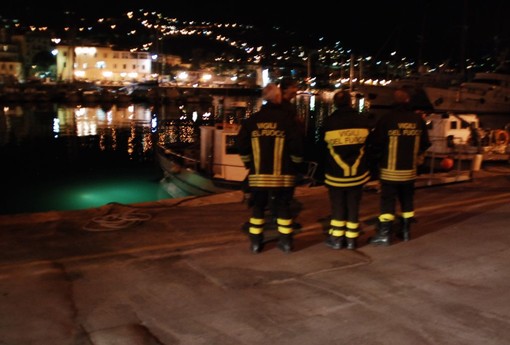 Sanremo: auto finisce in acqua nel porto, conducente illeso