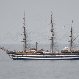 Sanremo: ecco la leggendaria nave scuola 'Amerigo Vespucci' in transito di fronte alla città dei fiori (Foto) Sanremo: ecco la leggendaria nave scuola 'Amerigo Vespucci' in transito di fronte alla città dei fiori (Foto)