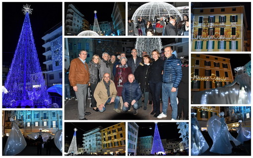 Sanremo: piazza Borea D'Olmo 'sold out' per l'accensione dell'albero illuminato, Biancheri "Un piccolo momento di grande emozione" (Foto e Video)