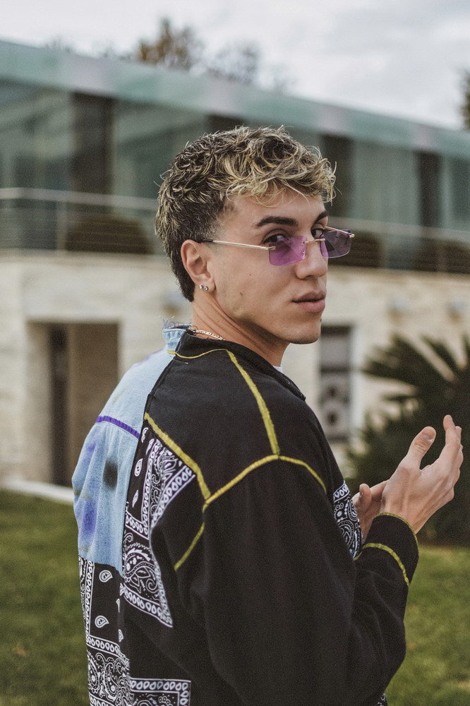 Intervista al cantante Astol sulle frequenze di Radio Onda Ligure 101