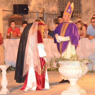 Ventimiglia: dopo tanti anni il Sestiere 'Burgu' avrà finalmente vestiti 'storici' di proprietà