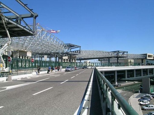 Agenzia dimentica di comunicare la variazione del volo, condannata per 'Danno da vacanza'