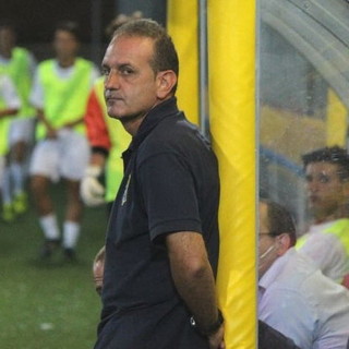 Andrea Caverzan allenerà la prima squadra e la juniores del Ventimiglia Calcio anche nella stagione 2017-18 Andrea Caverzan allenerà la prima squadra e la juniores del Ventimiglia Calcio anche nella stagione 2017-18