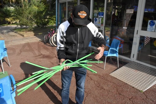 Sanremo: atti vandalici stanotte ai danni del parco giochi al Sud-Est, danneggiata anche una panchina (Foto) Sanremo: atti vandalici stanotte ai danni del parco giochi al Sud-Est, danneggiata anche una panchina (Foto)