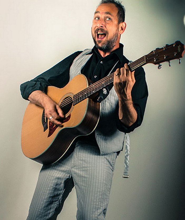 Camporosso: domani sera al PalaBigauda lo spettacolo di beneficienza del comico Andrea Di Marco Camporosso: domani sera al PalaBigauda lo spettacolo di beneficienza del comico Andrea Di Marco