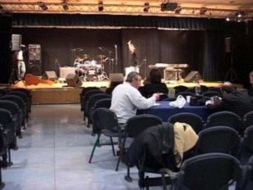 "Una poltrona tra le stelle": la compagnia Abruzzo Tucur