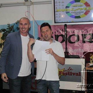 Alan Carlet premiato durante la Presentazione dell'Almanacco del Calcio Ligure (foto tratta da settimanasport,com) Alan Carlet premiato durante la Presentazione dell'Almanacco del Calcio Ligure (foto tratta da settimanasport,com)