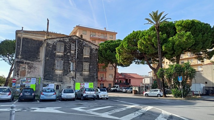 Vallecrosia, Perri: "Intervenire sulla messa in sicurezza del manto stradale di via Angeli Custodi". Biasi: "L’area verrà riqualificata"