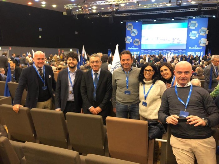 Anche dalla nostra provincia artigiani e piccole imprese a Milano a sostegno dello sviluppo dell'Italia Anche dalla nostra provincia artigiani e piccole imprese a Milano a sostegno dello sviluppo dell'Italia