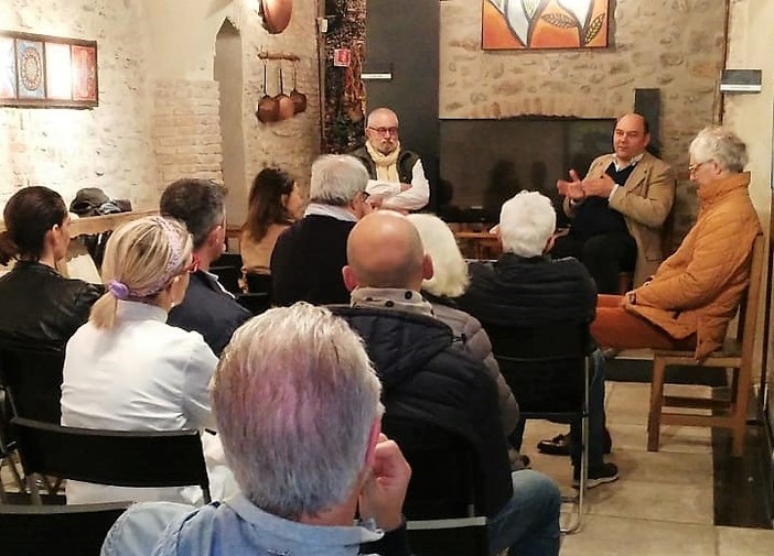 Ristoratori e appassionati di cibo hanno partecipato numerosi presso il Museo dell’Olio Sommariva di Albenga, alla presentazione dei “Ristoranti della Tavolozza 2019”.