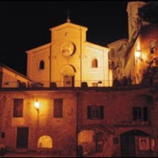 Apricale: ottimo successo ieri sera per la prima proiezione estiva dell'associazione 'Oltre il Cristallo' Apricale: ottimo successo ieri sera per la prima proiezione estiva dell'associazione 'Oltre il Cristallo'