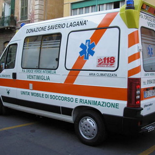 Sanremo: lieve incidente oggi pomeriggio in corso Cavallotti, 15enne ferita in modo non grave Sanremo: lieve incidente oggi pomeriggio in corso Cavallotti, 15enne ferita in modo non grave