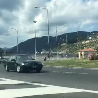 Taggia: prende l'Aurelia Bis in contromano, fortunatamente non provoca incidenti ed esce