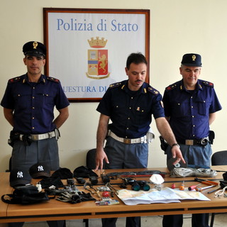Imperia: sgominata dalla Polizia banda di zingari di etnia 'sinti' specializzata in furti in appartamento Imperia: sgominata dalla Polizia banda di zingari di etnia 'sinti' specializzata in furti in appartamento