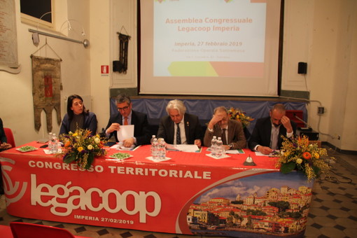 Oggi a Sanremo l'assemblea provinciale di LegaCoop "Anche nell'imperiese riduzione delle cooperative" (Foto e Video) Oggi a Sanremo l'assemblea provinciale di LegaCoop "Anche nell'imperiese riduzione delle cooperative" (Foto e Video)