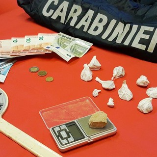 Sanremo: confezionano droga nel parco davanti ai bambini, arrestati 3 nordafricani dai Carabinieri, sequestrato mezzo etto di eroina