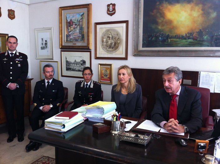 La conferenza stampa dopo l'arresto La conferenza stampa dopo l'arresto