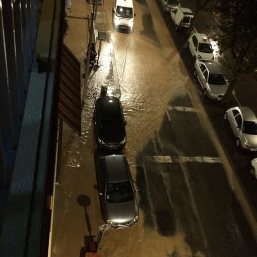 Nubifragio sulla Costa Azzurra: 35mila case senza elettricità, purtroppo anche gli sciacalli nella notte