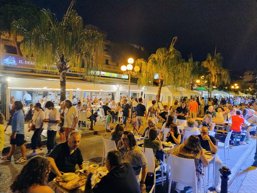 Evento 'A tavola sul Porto Vecchio' di Sanremo Evento 'A tavola sul Porto Vecchio' di Sanremo