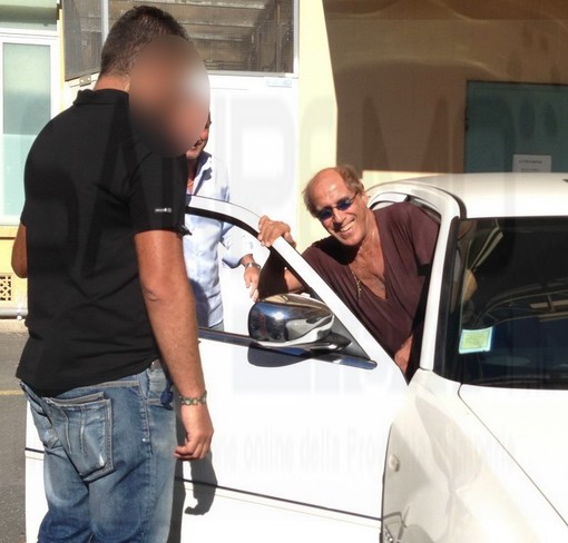 Adriano Celentano al pronto soccorso di Sanremo: Claudia Mori "Non c'è stato nessun favoritismo!" Adriano Celentano al pronto soccorso di Sanremo: Claudia Mori "Non c'è stato nessun favoritismo!"