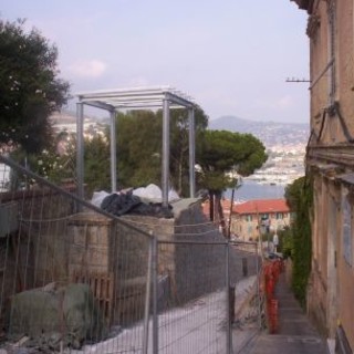 Imperia: allarme all'ascensore di Porto Maurizio, la risposta di un nostro lettore