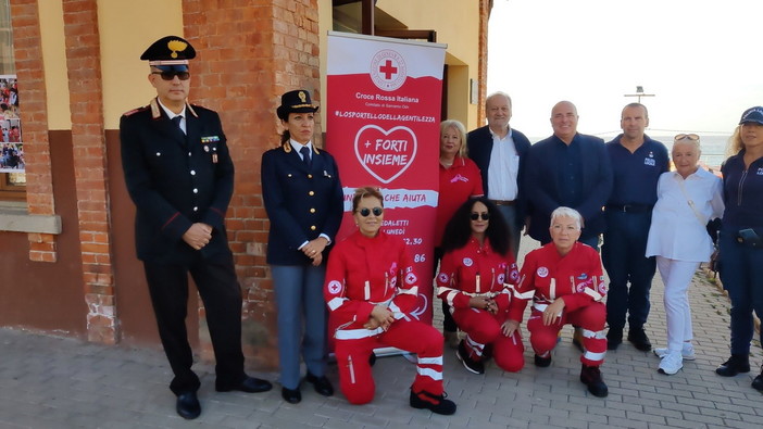 Ospedaletti: apre lo 'Sportello della Gentilezza', ma viene lanciato l'allarme povertà. In tanti non possono pagare le bollette (Video)