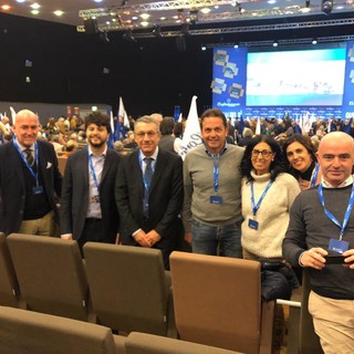 Anche dalla nostra provincia artigiani e piccole imprese a Milano a sostegno dello sviluppo dell'Italia Anche dalla nostra provincia artigiani e piccole imprese a Milano a sostegno dello sviluppo dell'Italia