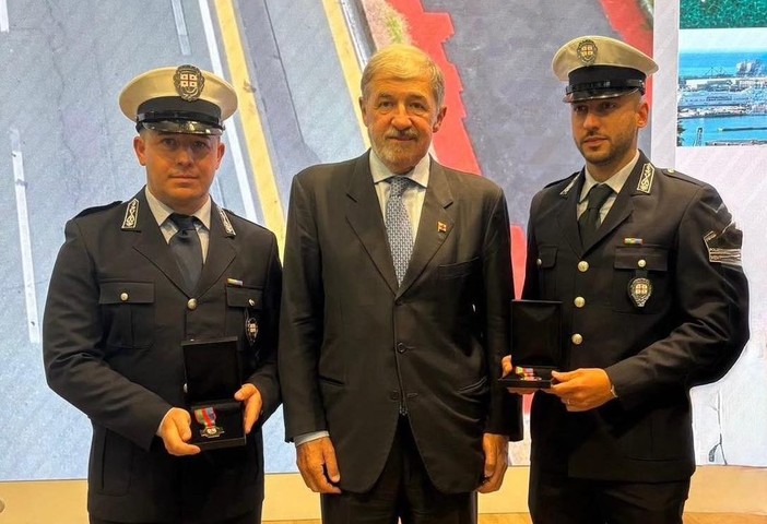 Giornata regionale della polizia locale, onorificenze per due agenti di Ventimiglia (Foto)