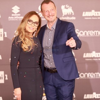 Sanremo 2022, ci siamo! Amadeus pronto a cominciare, Ornella Muti al suo fianco: "Donna di grande personalità e fascino" Sanremo 2022, ci siamo! Amadeus pronto a cominciare, Ornella Muti al suo fianco: "Donna di grande personalità e fascino"
