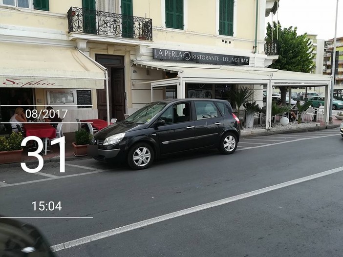 Ventimiglia: minacciato per aver fotografato l'auto parcheggiata con un pass per disabili scaduto
