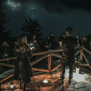 Triora, riparte l’estate del Ghost Tour: tra Palazzo Capponi, processo alle streghe e leggende nel borgo