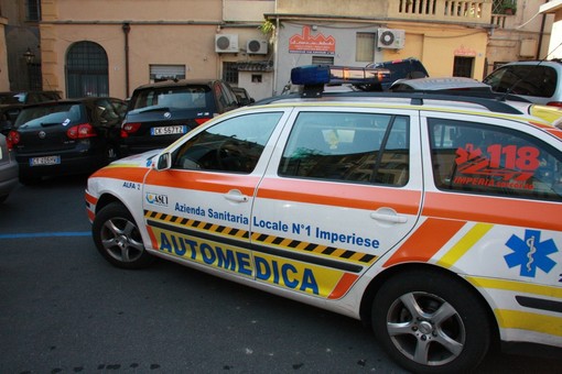 Bordighera: incidente stradale sull'Aurelia, 44enne pugliese portata in ospedale Bordighera: incidente stradale sull'Aurelia, 44enne pugliese portata in ospedale