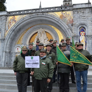 Un pellegrinaggio a Lourdes dell'associazione nazionale Alpini di Verezzo a Sanremo