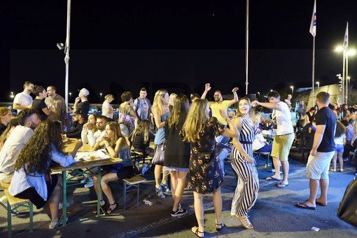 Sanremo: grande successo per 'A tavola sul porto vecchio', le foto dell'ultima serata di Tonino Bonomo