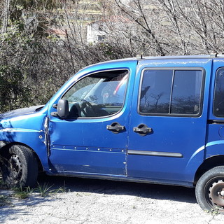 Sanremo: auto abbandonate nella zona di Borgo Tinasso, la nuova segnalazione di un lettore (Foto)
