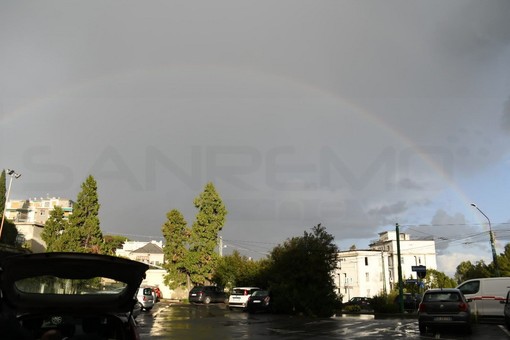 Maltempo: temporali e forti acquazzoni sulla nostra provincia, alla fine anche lo spettacolo dell'arcobaleno (Foto) Maltempo: temporali e forti acquazzoni sulla nostra provincia, alla fine anche lo spettacolo dell'arcobaleno (Foto)