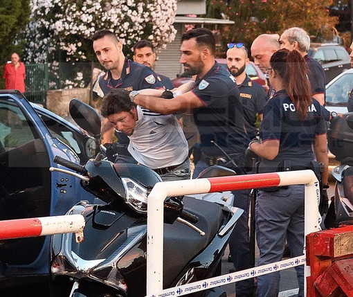 Il momento dell'arresto di Alessandro Verrigni (Foto Tonino Bonomo) Il momento dell'arresto di Alessandro Verrigni (Foto Tonino Bonomo)