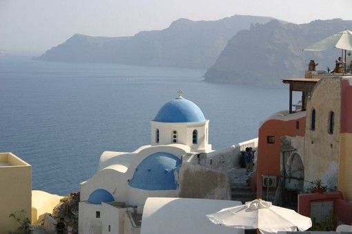 #grecia: la crisi raccontata da una sanremese in vacanza &quot;Qui nessuna festa, troppi turisti a cui badare&quot;