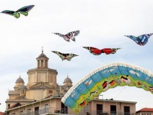 Imperia: domani e domenica tutti con il naso all'insù per la 22a edizione di 'Sol&amp;Vento energia di primavera'