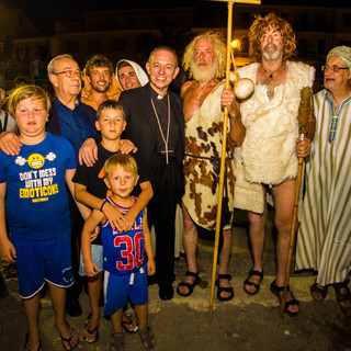 Il Vescovo Suetta alle celebrazioni di “Aspettando San Giovanni” Il Vescovo Suetta alle celebrazioni di “Aspettando San Giovanni”