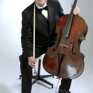 Il violoncellista Alexander Huelshoff protagonista del concerto al Teatro dell'Opera del Casinò di Sanremo