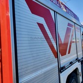 Incendio di bosco a Pigna, fiamme in località Ouri: al lavoro Vigili del Fuoco e volontari