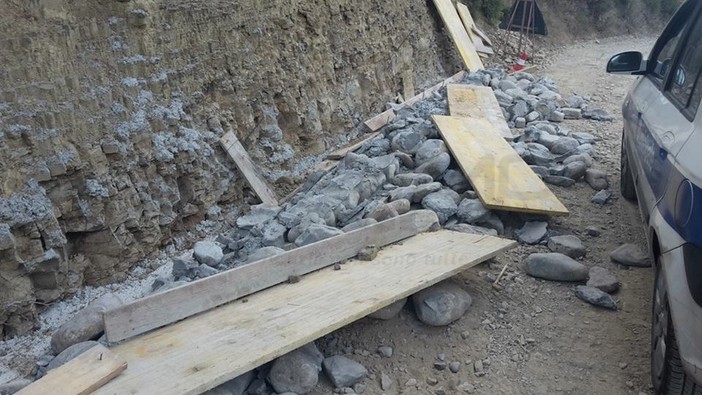 Dolceacqua: denuncia del Sindaco “Atti vandalici nel cantiere della pista ciclabile Comunale” Dolceacqua: denuncia del Sindaco “Atti vandalici nel cantiere della pista ciclabile Comunale”