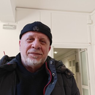 Ventimiglia: udienza al Consiglio di Stato, ex assessore sul tetto del suo capannone per protesta (Foto e video)