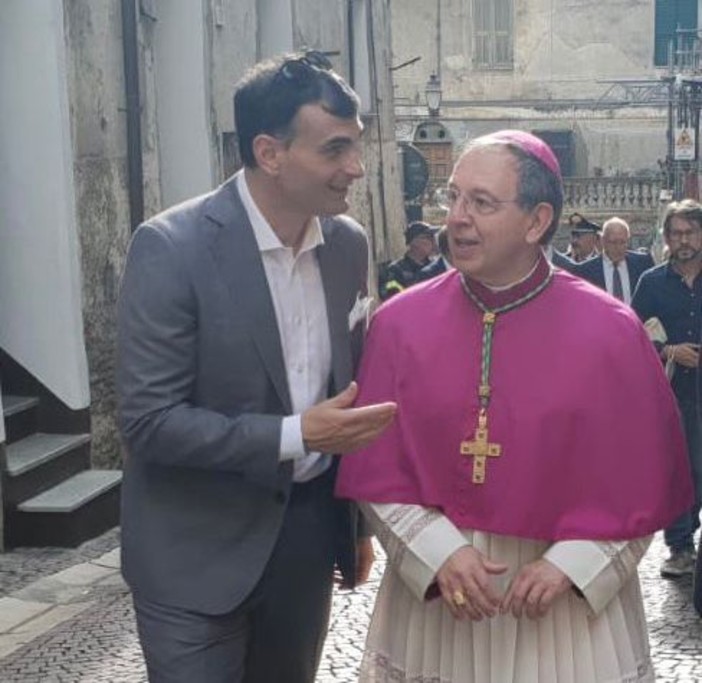 Il segretario della Lega Imperia Antonio Federico con Mons. Antonio Suetta